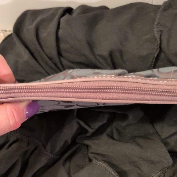 Coach Lavender and Gray Signature Wristlet NEW! - Picture 9 of 10